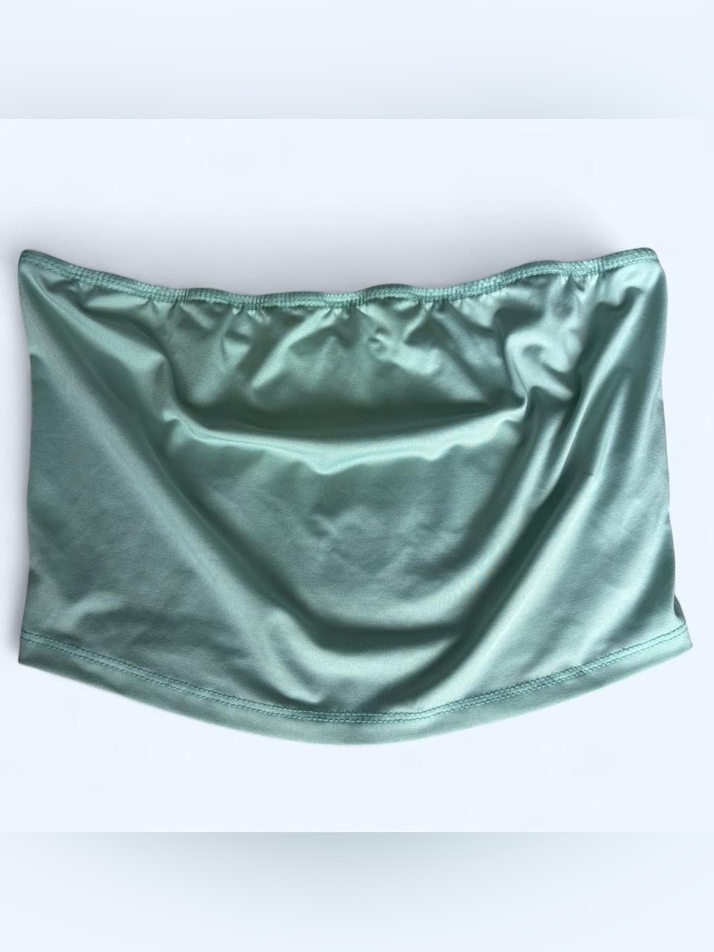 Light Mint Satin-Bandeau Look